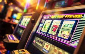 Tim dukungan pelanggan qqbet4d siap membantu pengguna melalui live chat dan email